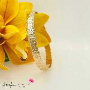 10mm Gold Traditional Oval Hawaiian Plumeria Bracelet